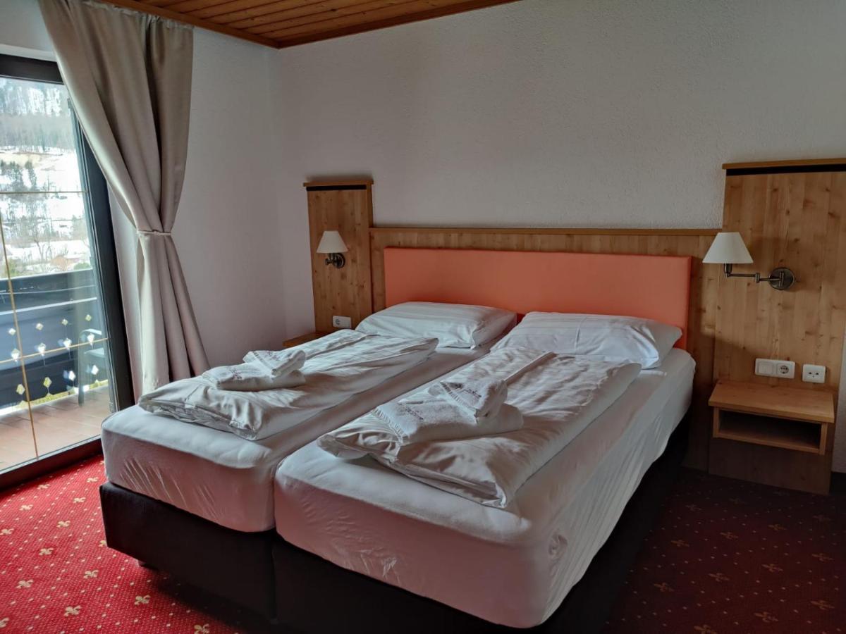 Hotel Lindwurm Бад Гоисерн Экстерьер фото