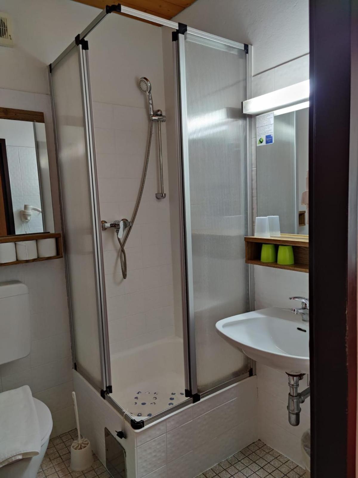 Hotel Lindwurm Бад Гоисерн Экстерьер фото