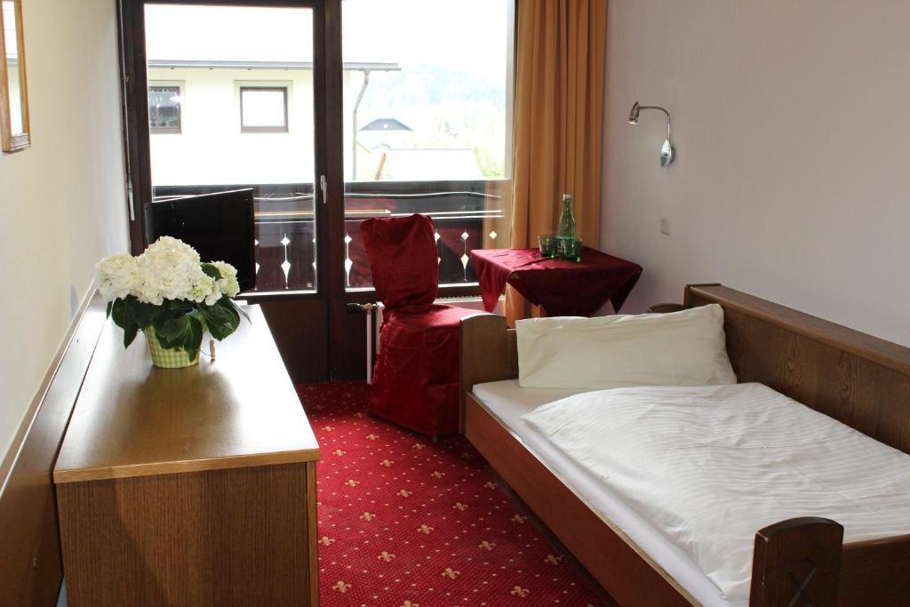 Hotel Lindwurm Бад Гоисерн Номер фото