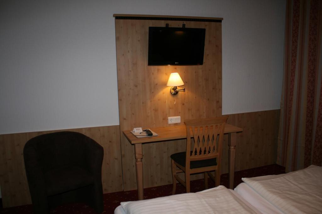 Hotel Lindwurm Бад Гоисерн Номер фото