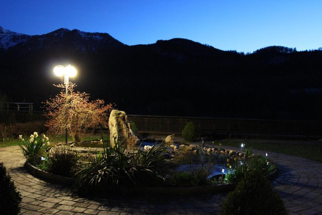 Hotel Lindwurm Бад Гоисерн Экстерьер фото