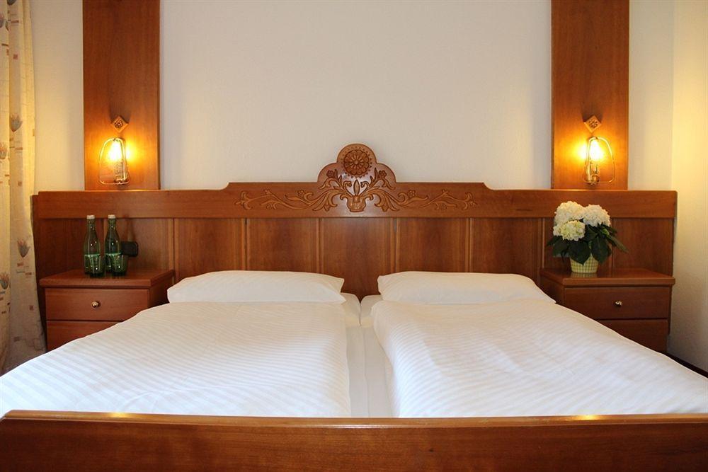 Hotel Lindwurm Бад Гоисерн Экстерьер фото